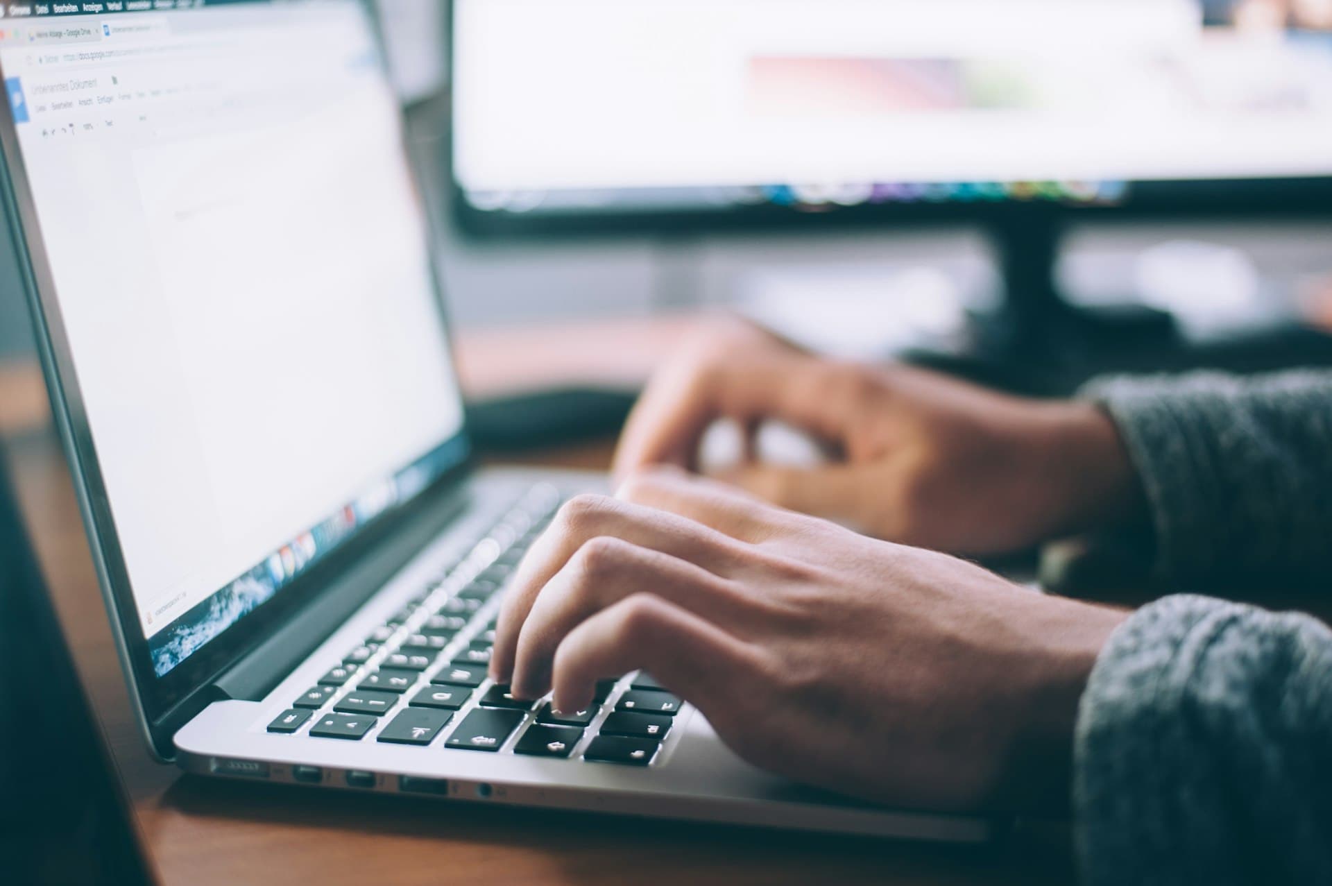 Managing 5+ Freelance Clients Without Dropping Balls or Burning Out