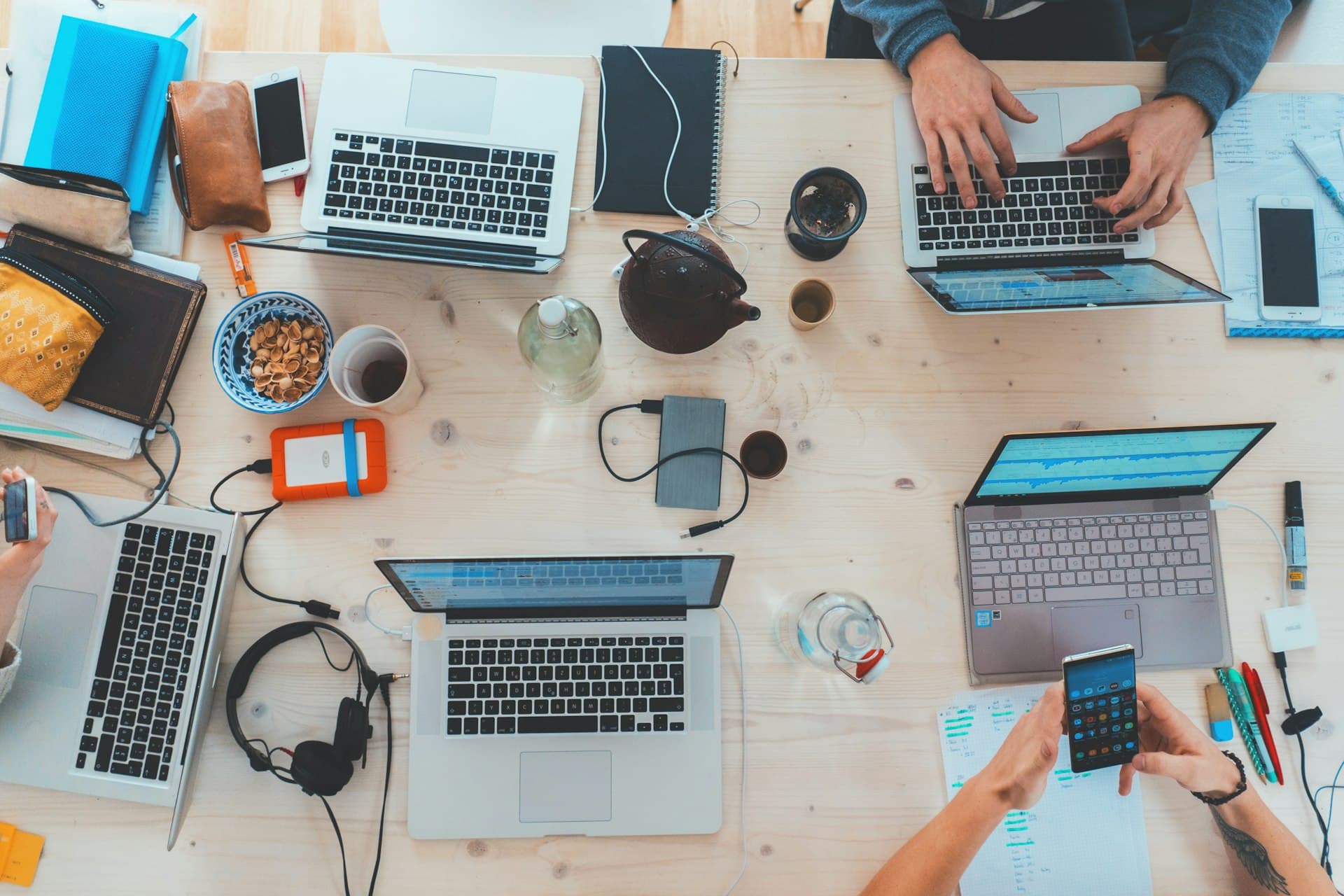 Managing a Remote Web Agency Team: Why WhatsApp and Email Are Breaking Your Projects
